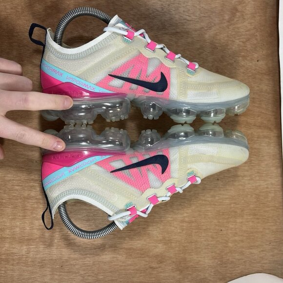 Nike Air Vapormax 2019 Women Size 8.5 Running Shoes Grey Pink AR6632-007 - Picture 6 of 9
